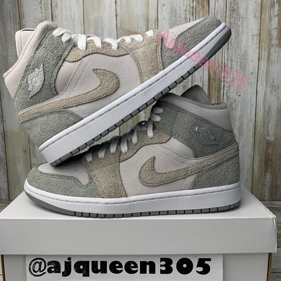 Air Jordan 1 Mid SE Grey - Picture 2 of 6